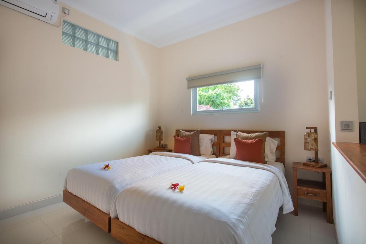 Donguri House Bali Bed & Breakfast Jimbaran Екстериор снимка