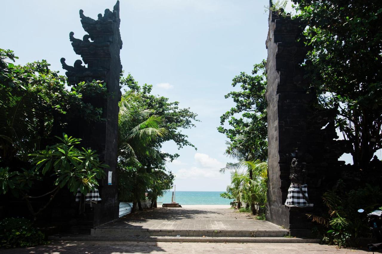 Donguri House Bali Bed & Breakfast Jimbaran Екстериор снимка