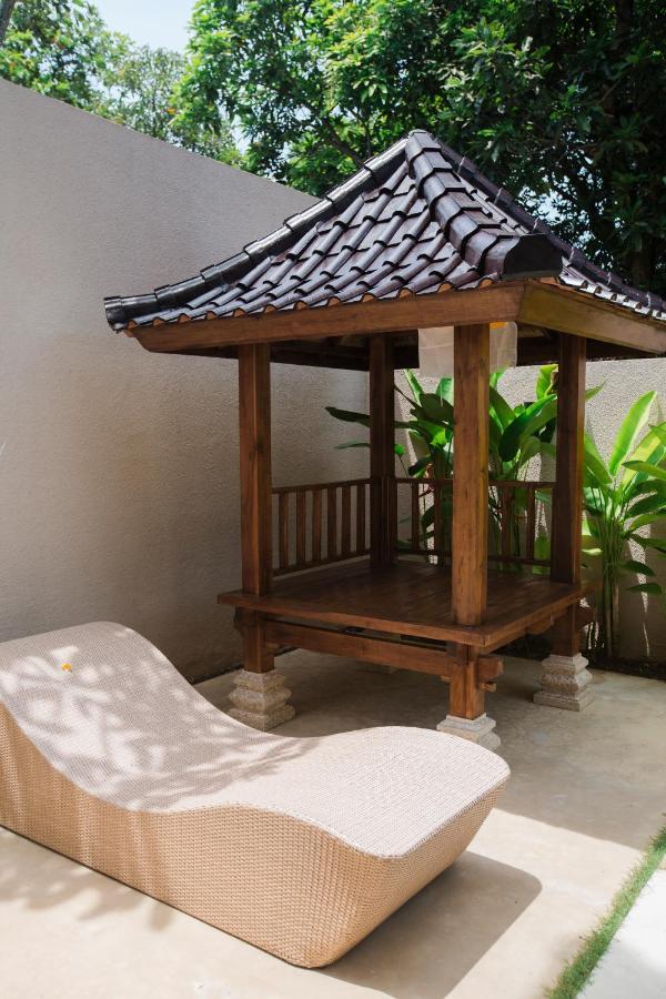 Donguri House Bali Bed & Breakfast Jimbaran Екстериор снимка