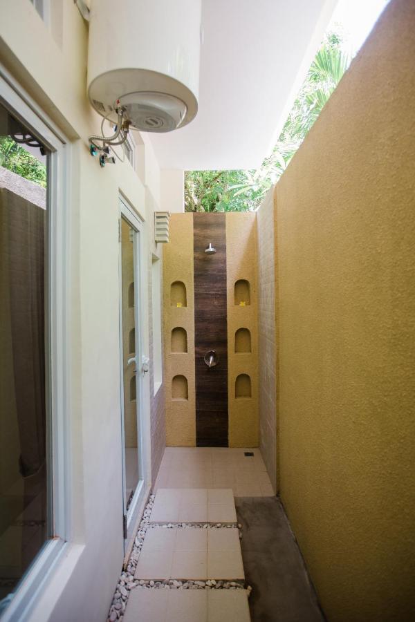 Donguri House Bali Bed & Breakfast Jimbaran Екстериор снимка